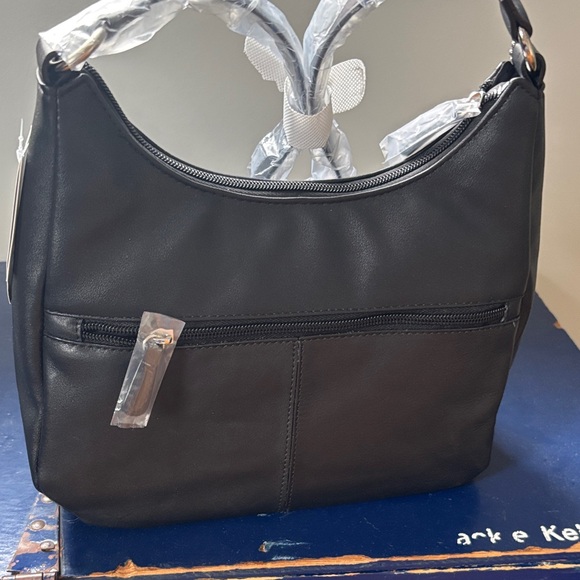 Elegant Black Leather Shoulder Bag - Picture 5 of 5